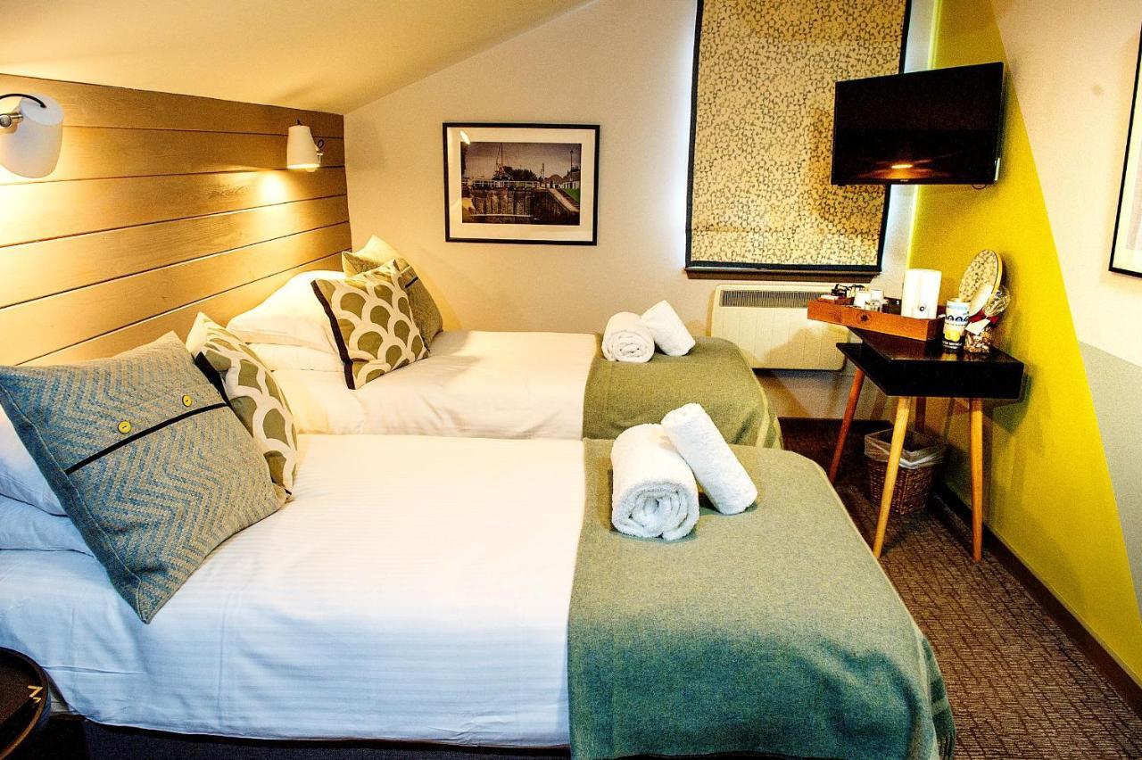 Lock Chambers, Caledonian Canal Centre Hotel Fort Augustus